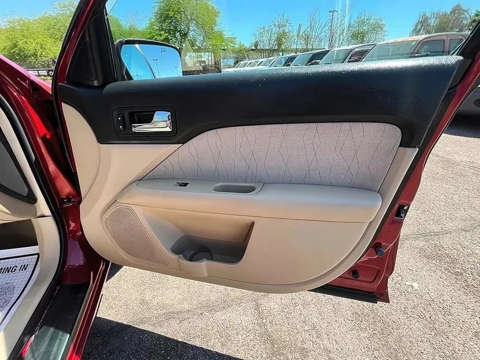 Used 2010 Mercury Milan FWD image 16
