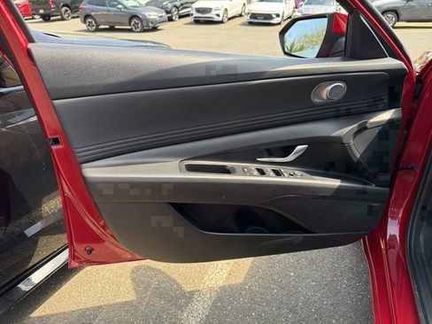 Certified 2023 Hyundai Elantra Limited FWD image 16