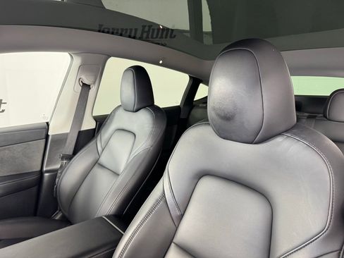 Used 2023 Tesla Model Y Long Range image 2