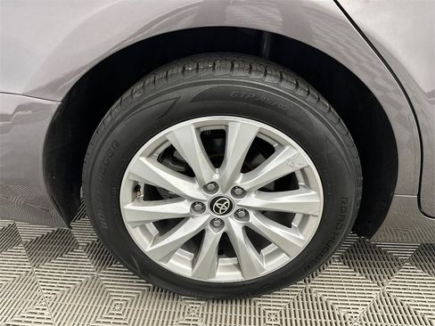 Used 2020 Toyota Camry LE image 18