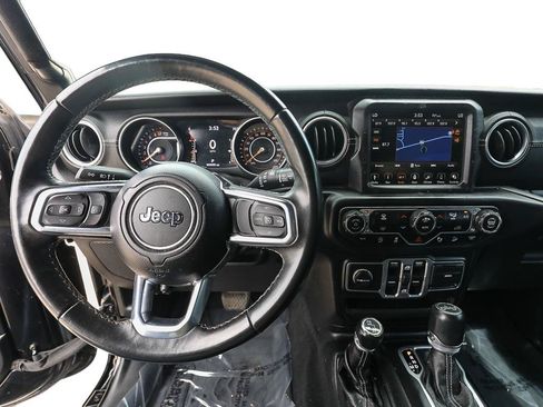 Used 2018 Jeep Wrangler Unlimited Sahara AWD/4WD image 16