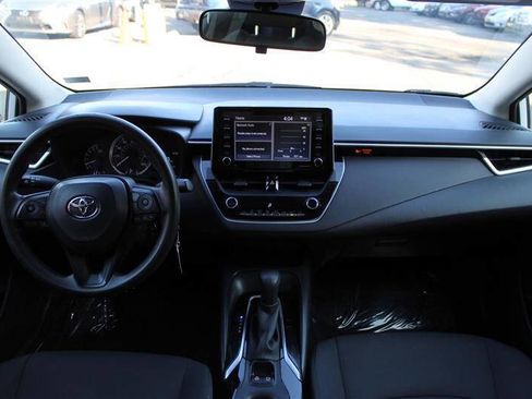 Used 2021 Toyota Corolla LE FWD image 13