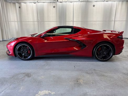 Used 2022 Chevrolet Corvette Stingray Premium Cpe w/ Z51 Performance Package RWD image 2