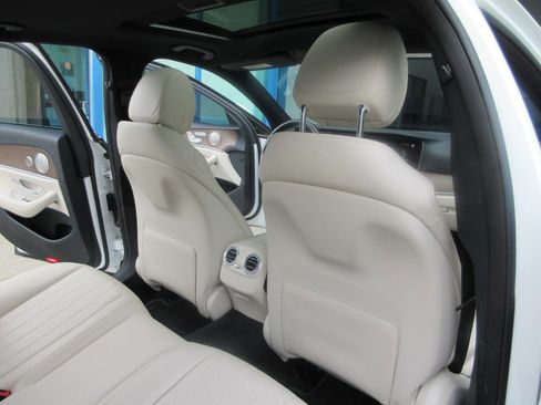Used 2021 Mercedes-Benz E 350 Sedan image 30