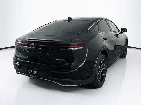Used 2024 Toyota Crown AWD/4WD image 9