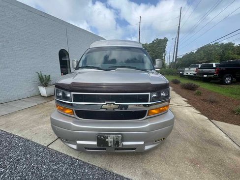 Used 2022 Chevrolet Express 2500 Extended w/ Enhanced Convenience Package RWD image 3
