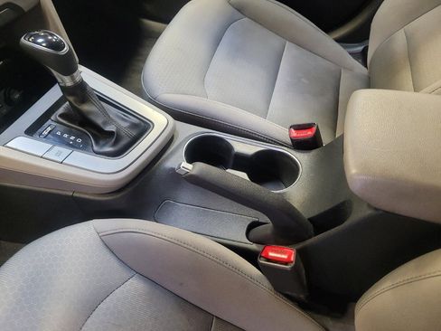 Used 2017 Hyundai Elantra SE image 26