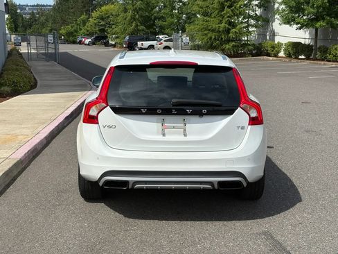 Used 2015 Volvo V60 T5 Platinum FWD image 5