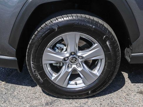 Used 2022 Toyota RAV4 XLE w/ Convenience Package FWD image 14