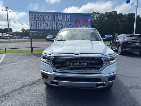 Used 2022 RAM 1500 Limited AWD/4WD image 2