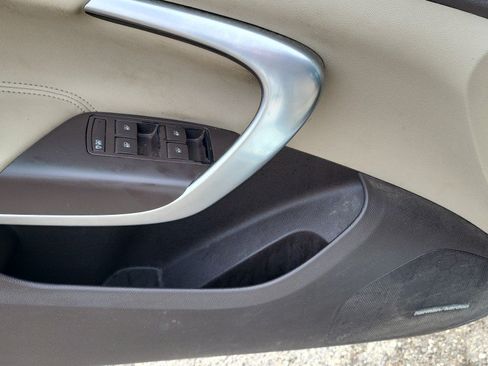 Used 2013 Buick Regal Premium FWD image 12