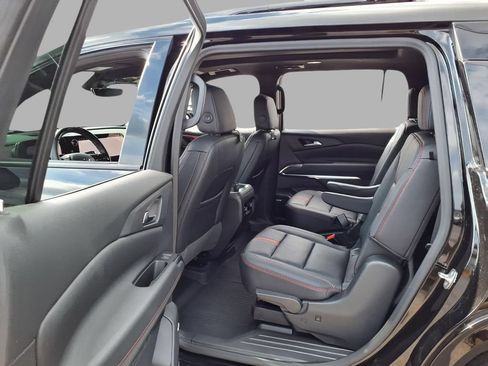 Used 2024 Chevrolet Traverse RS AWD/4WD image 26