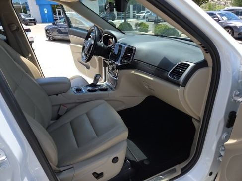 Used 2021 Jeep Grand Cherokee Limited AWD/4WD image 27