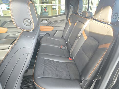 Used 2023 GMC Canyon AT4 w/ AT4 Premium Package image 10