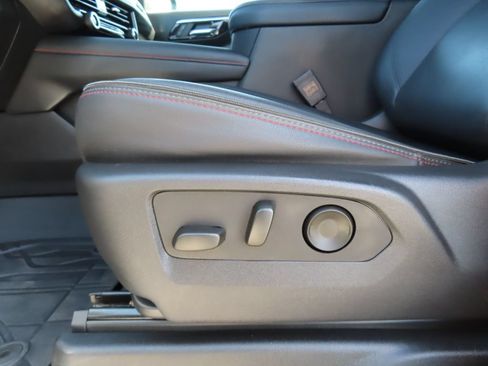 Used 2025 Chevrolet Tahoe RST w/ Comfort Package AWD/4WD image 8
