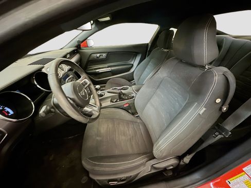 Used 2015 Ford Mustang Coupe RWD image 13