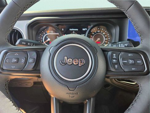 Used 2025 Jeep Wrangler Sport AWD/4WD image 34