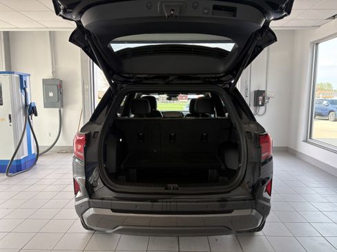 Used 2025 GMC Terrain Elevation w/ Elevation Premium Package AWD/4WD image 5