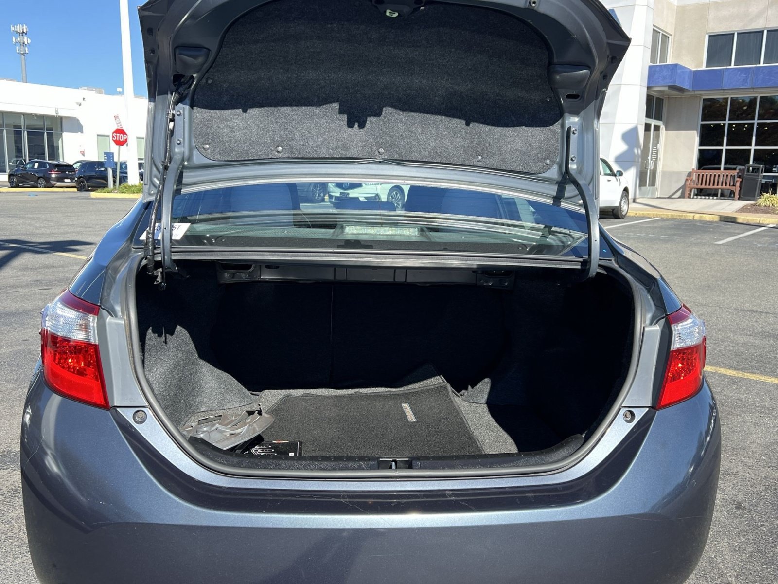 Used 2014 Toyota Corolla LE FWD image 20