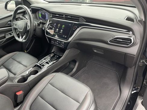 Used 2023 Chevrolet Bolt EUV LT w/ Convenience Package image 12