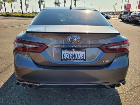 Used 2022 Toyota Camry XSE FWD image 5