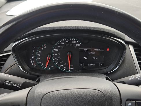 Used 2022 Chevrolet Trax LT w/ LT Convenience Package image 16