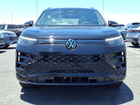 New 2026 Volkswagen Tiguan SE R-Line AWD/4WD image 2
