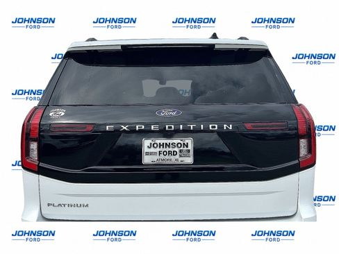 Used 2025 Ford Expedition Platinum AWD/4WD image 4