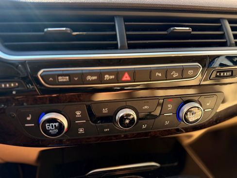 Used 2018 Audi Q7 3.0T Premium Plus image 22