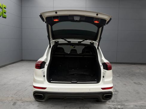 Used 2016 Porsche Cayenne AWD/4WD image 9