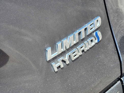 Used 2020 Toyota RAV4 Limited AWD/4WD image 11