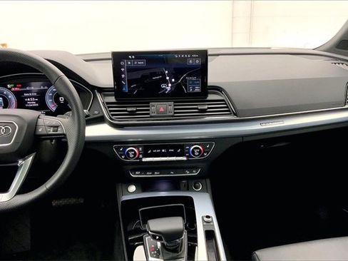 Certified 2025 Audi Q5 2.0T Premium Plus image 6
