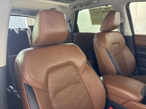 Used 2025 Nissan Pathfinder Platinum w/ Cargo Package image 31