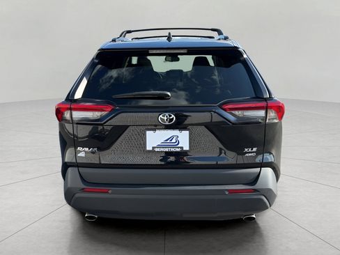 Used 2021 Toyota RAV4 XLE w/ Convenience Package image 6