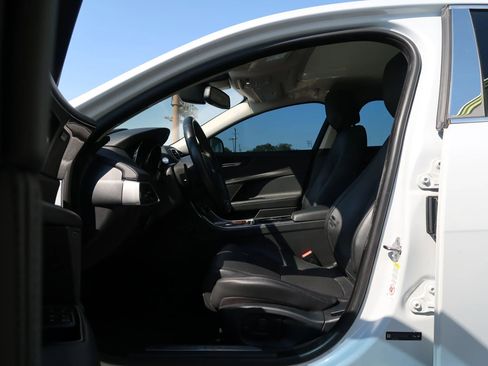 Used 2017 Jaguar XE First Edition image 13