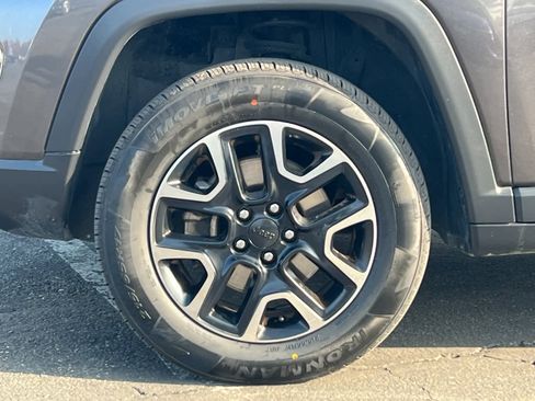 Used 2019 Jeep Compass Trailhawk image 25