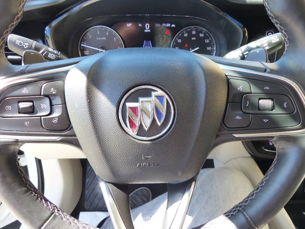 Used 2021 Buick Envision Essence FWD image 32