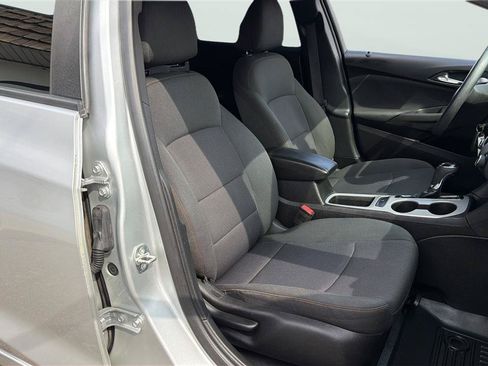 Used 2017 Chevrolet Cruze LS FWD image 14