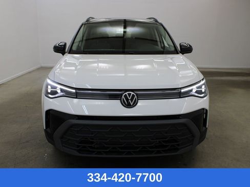 New 2026 Volkswagen Taos SE image 6