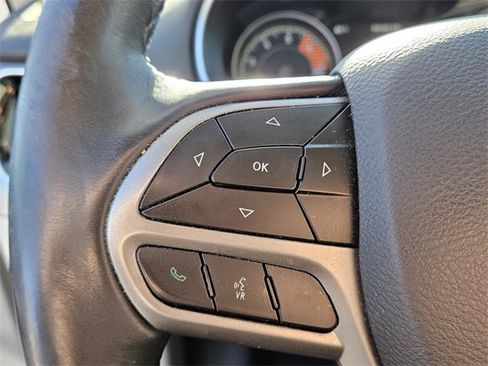 Used 2019 Jeep Cherokee Limited w/ Luxury Group image 26