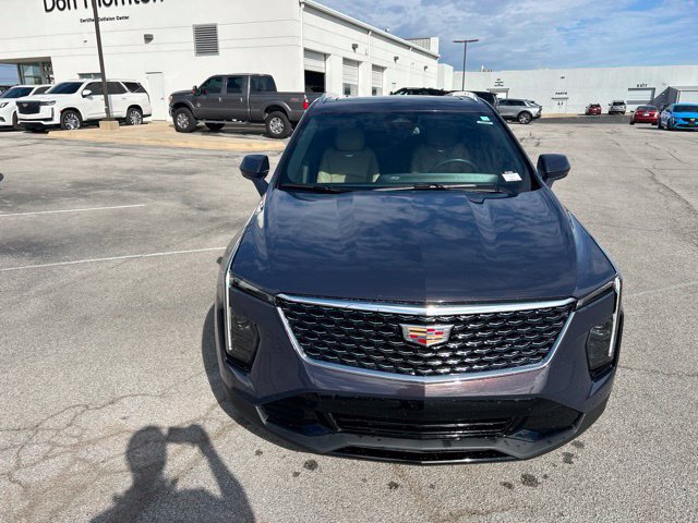 Used 2024 Cadillac XT4 Premium Luxury FWD image 3