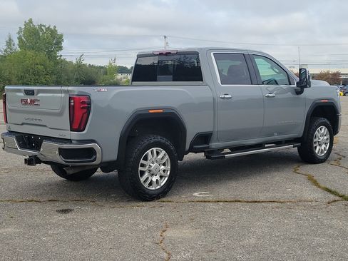 Used 2024 GMC Sierra 2500 SLT w/ SLT Premium Package AWD/4WD image 5