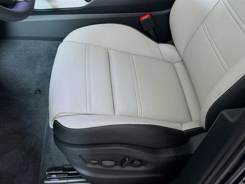 New 2025 Porsche Cayenne Turbo image 15