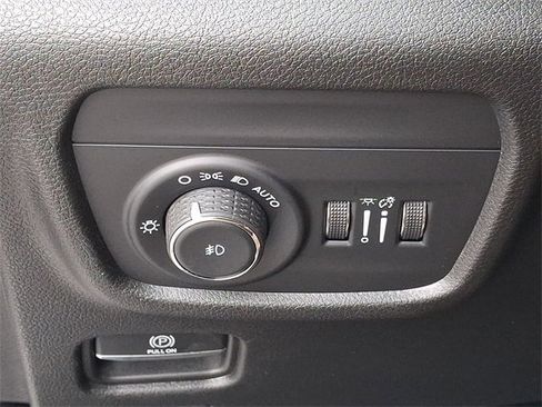 Used 2022 Jeep Grand Cherokee L Limited image 25