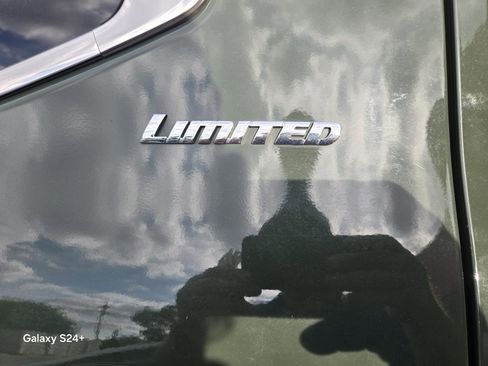 Used 2022 Toyota Tundra Limited w/ Power Package RWD image 6