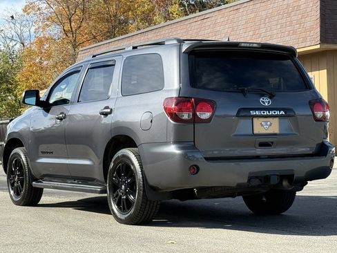 Used 2018 Toyota Sequoia TRD Sport image 3