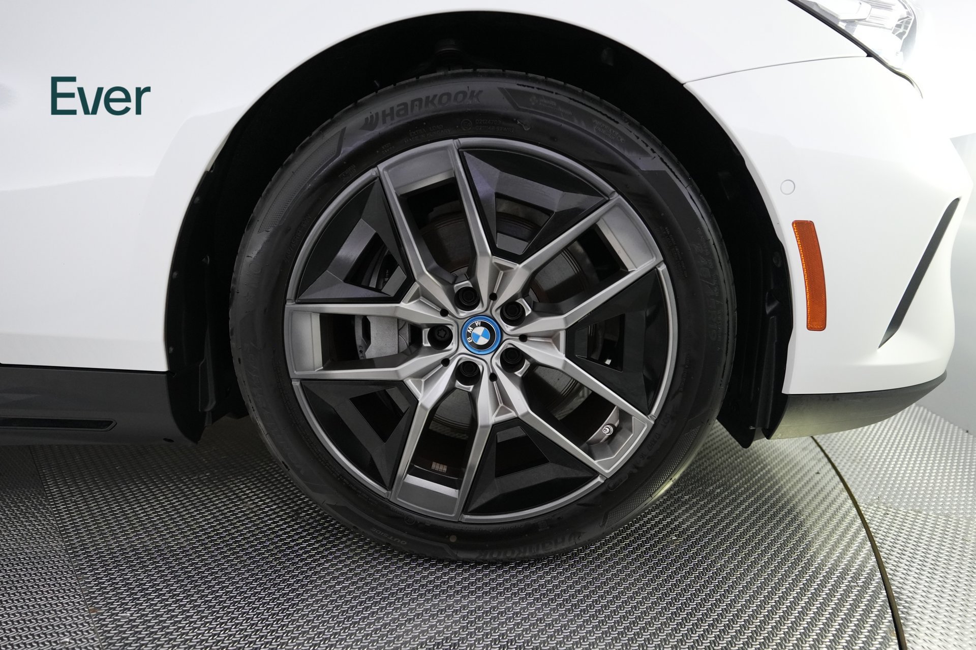Used 2025 BMW i5 xDrive40 w/ Premium Package AWD/4WD image 20