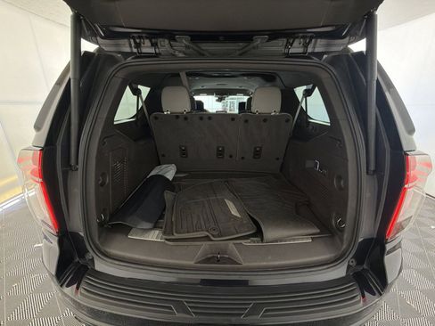 Used 2024 Chevrolet Suburban Z71 w/ Off-Road Capability Package image 26