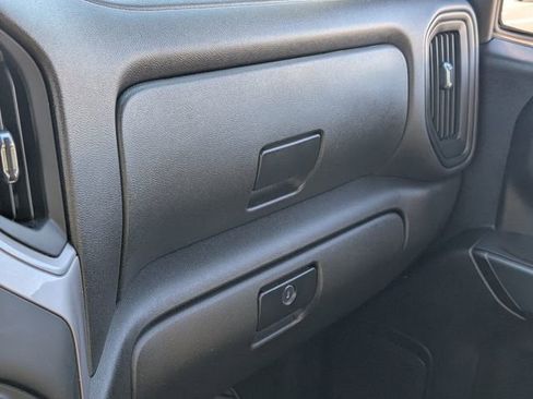 Used 2022 Chevrolet Silverado 1500 Custom image 26