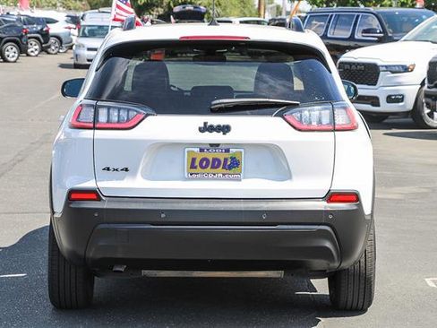 Used 2023 Jeep Cherokee Altitude Lux image 3